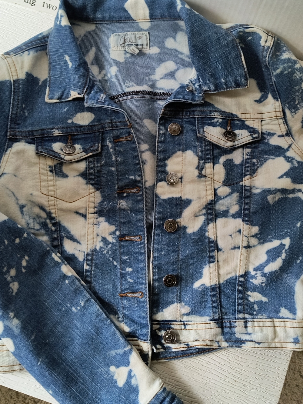 Women's Blue & White Tie-Dye Denim Jacket - Picture 5 of 9